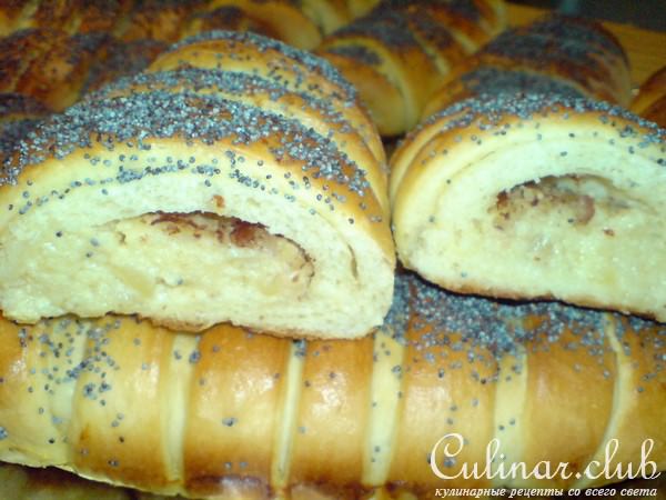 Булочки сдобные с яблочным кремом и орехами