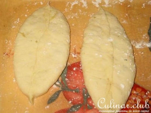 плоские пирожки с капустой и с морковью