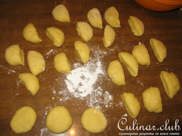 Пончики ( без дрожжей ) в медовом сиропе