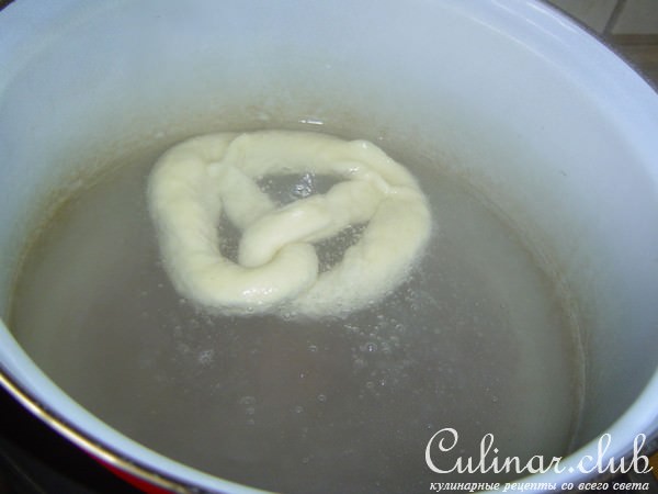 Булочки, вариант от брецелей (Brezeln)-Laugenbrtchen