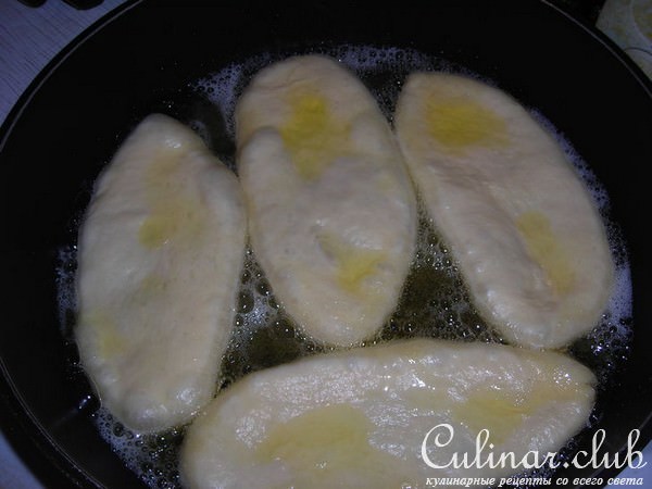 Жареные пирожки с картошкой и печёнкой