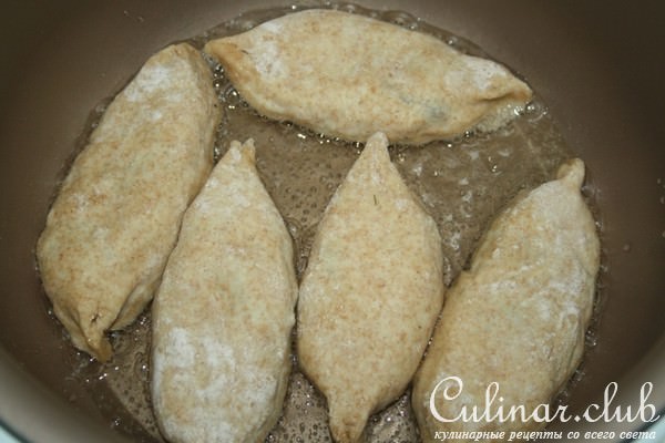 Цельнозерновые пирожки с капустой и грибами