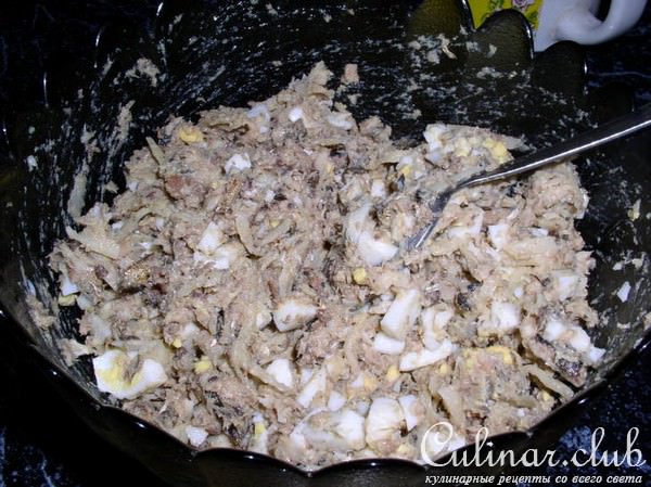 Картофельные пирожки со шпротами
