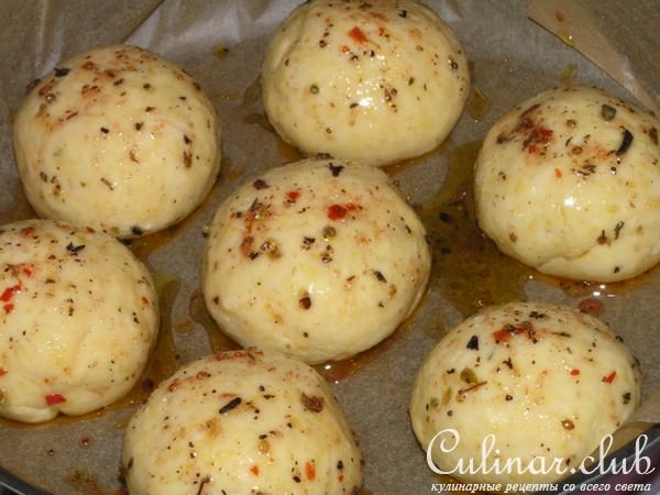 Гороховые булочки с оливковым маслом и травами