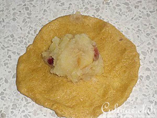 Гороховые пирожки с картошкой