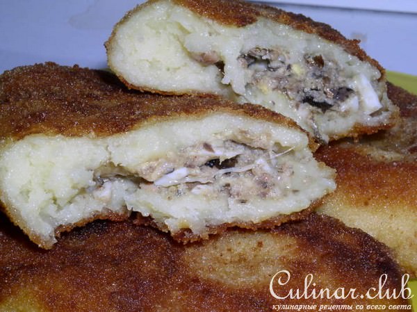 Картофельные пирожки со шпротами
