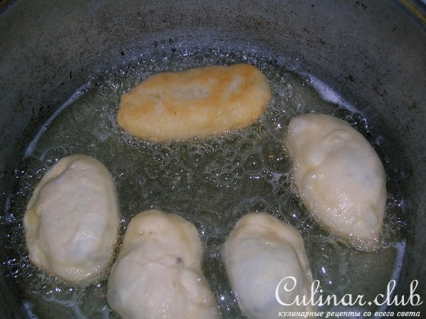 Брики с мясом и сыром