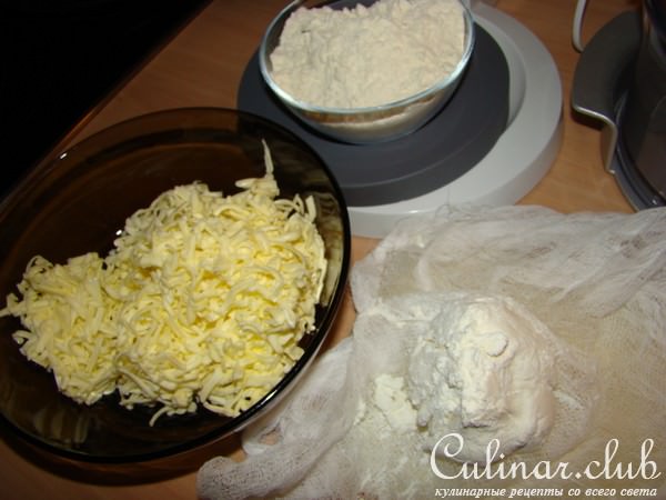 Творожные слойки с ломтиками ананаса