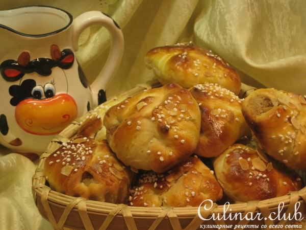 Булочки с медово-миндальным кремом