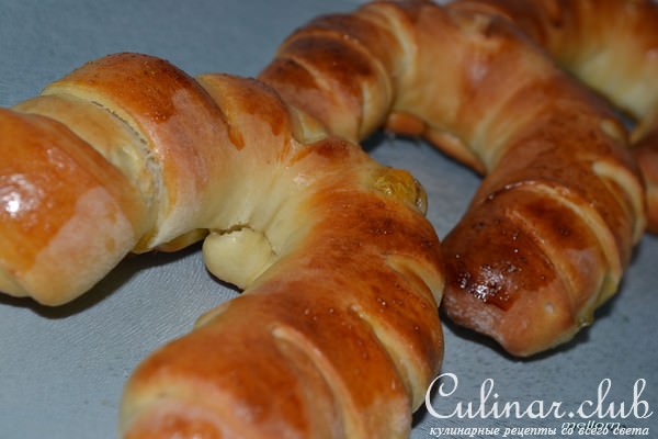 Булочки подковки с джемом