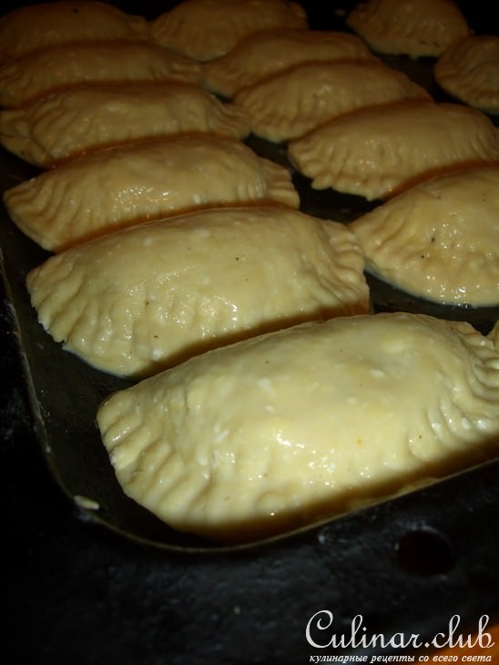 Творожные пирожки с яблоками и маком