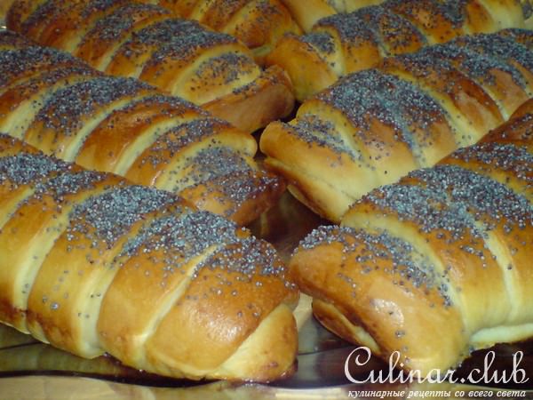 Булочки сдобные с яблочным кремом и орехами