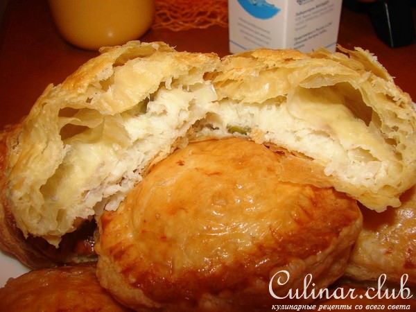 Слойки с очень нежной и сочной рыбной начинкой