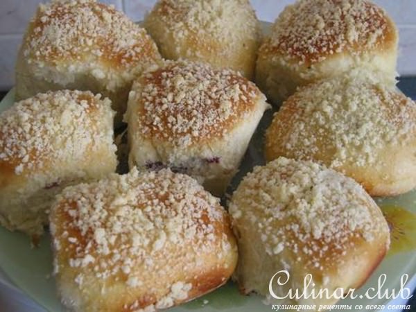 Булочки с наполнителем и посыпкой