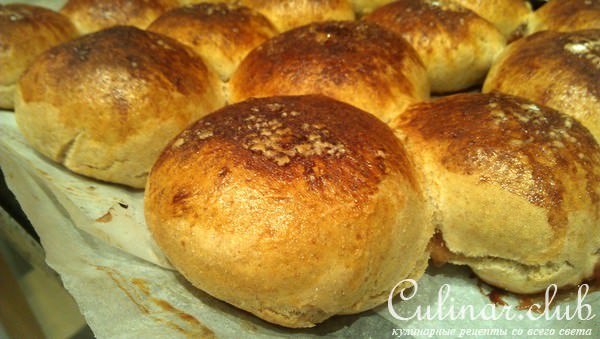 Булочки с яблочным повидлом и корицей