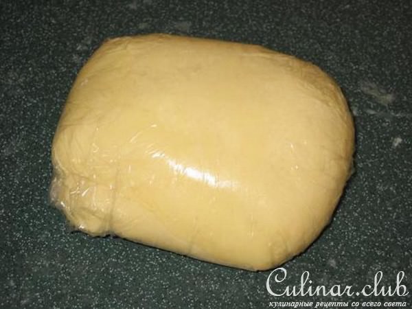 рогалики из слоеного дрожжевого теста