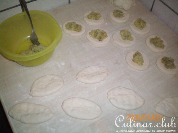 Пирожки с картофельно-сырной начинкой