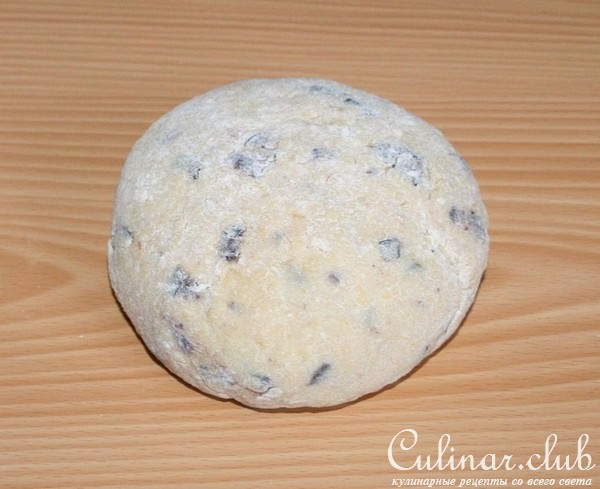 Пшенные булочки с черносливом