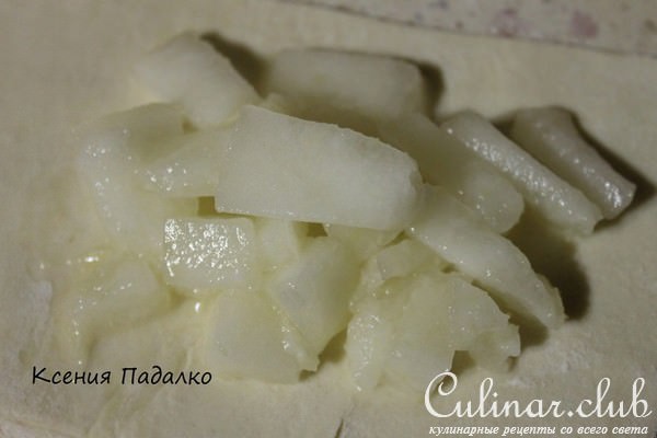 Пирожки с сыром и дыней