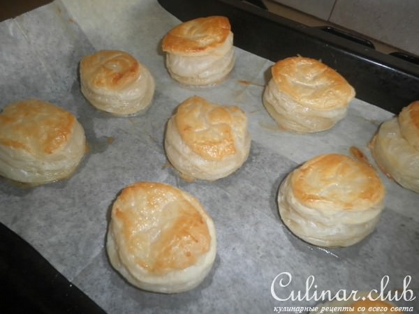 Слоеные пирожные с миндальной начинкой (Gateau Pithiviers)