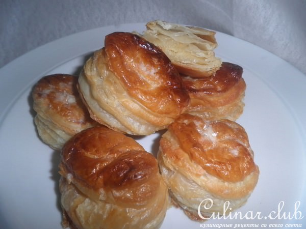 Слоеные пирожные с миндальной начинкой (Gateau Pithiviers)