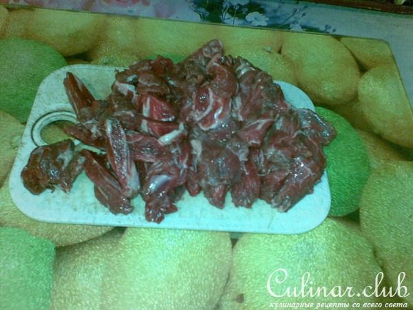 Мясо с опятами в сметане и с сыром.