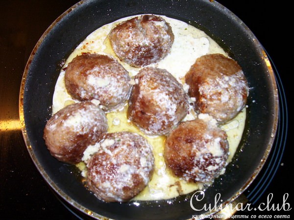 Гречаники мясные (вариант) в творожно-чесночном соусе