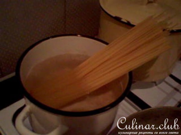 Спагетти с грибочками и сыром
