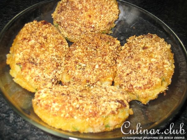 Картофельные котлеты с грибным соусом