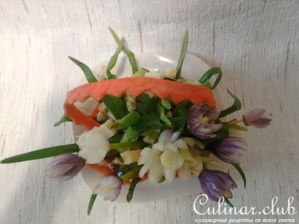 Порционные корзиночки с салатами.