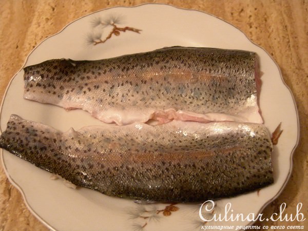 Горячий салат с рыбой
