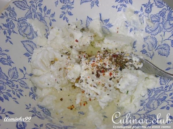 Простой ,но очень вкусный огуречно-грибной салат с творожной заправкой