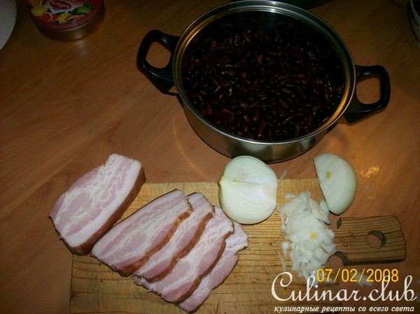 Салат из фасоли с беконом
