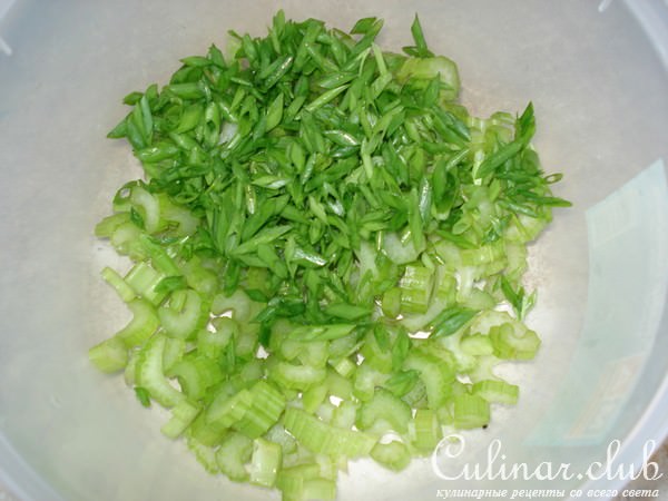 Салат из сельдерея с тунцом