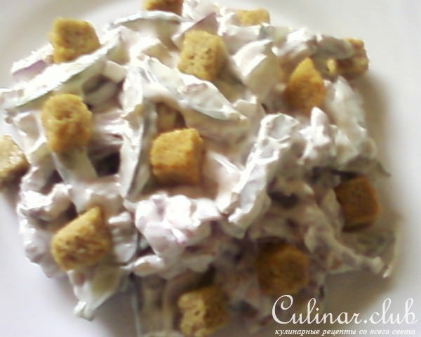 Салат мясной с кириешками
