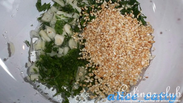 Маринованная стручковая фасоль с кунжутом