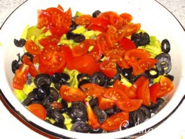 Салат из рисовой лапши с авокадо