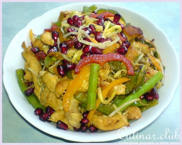 САЛАТ "Любительский" (тёплый) с куриным филе и проростками