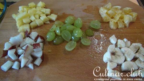 Салат в ананасе с грушевым сиропом с USA Pears and Grapes from California. УРА!!! Я нашла их!