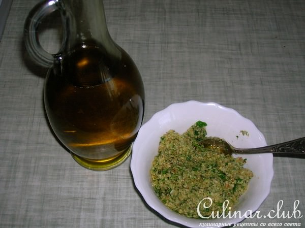 Салат из печеных баклажанов с грецкими орехами и травами по-гречески