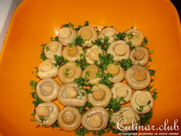 Салат " Грибная поляна " с курицей