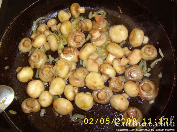Салат с рукколой и шампиньонами