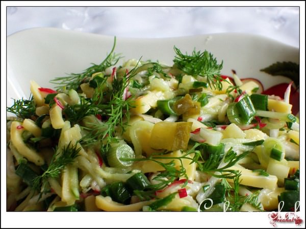 Сырный салат с редиской