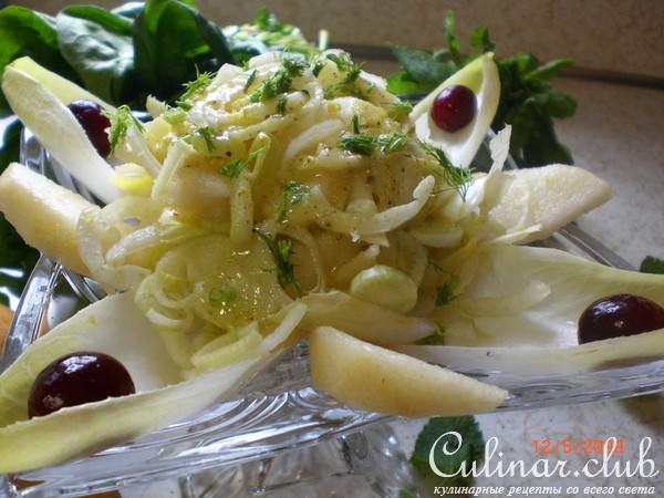 Салат из фенхеля,цикория и груши