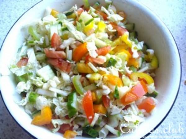 Салат овощной с грибами
