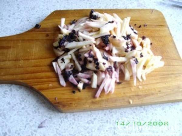 Салат витаминный из красной капусты (мой вариант)