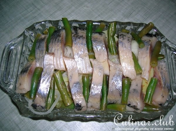 Сельдь со стручковой фасолью