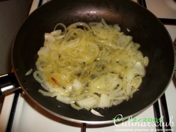 Фасоль с айвой и орехами