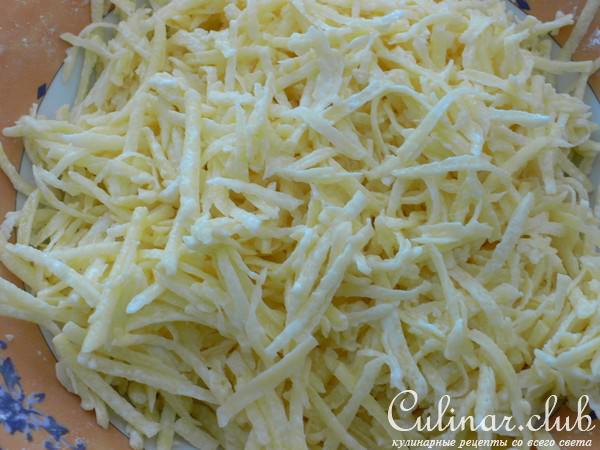 Картофельные гнезда с салатом