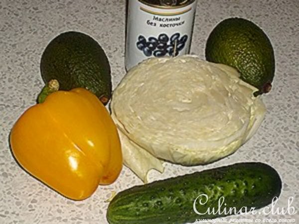 Салат с капустой и маслинами